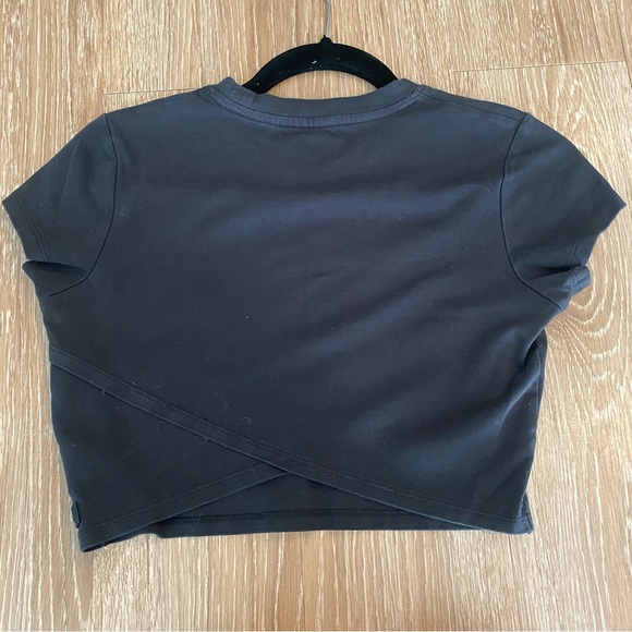 Alphalete Crop Top - Picture 2 of 3